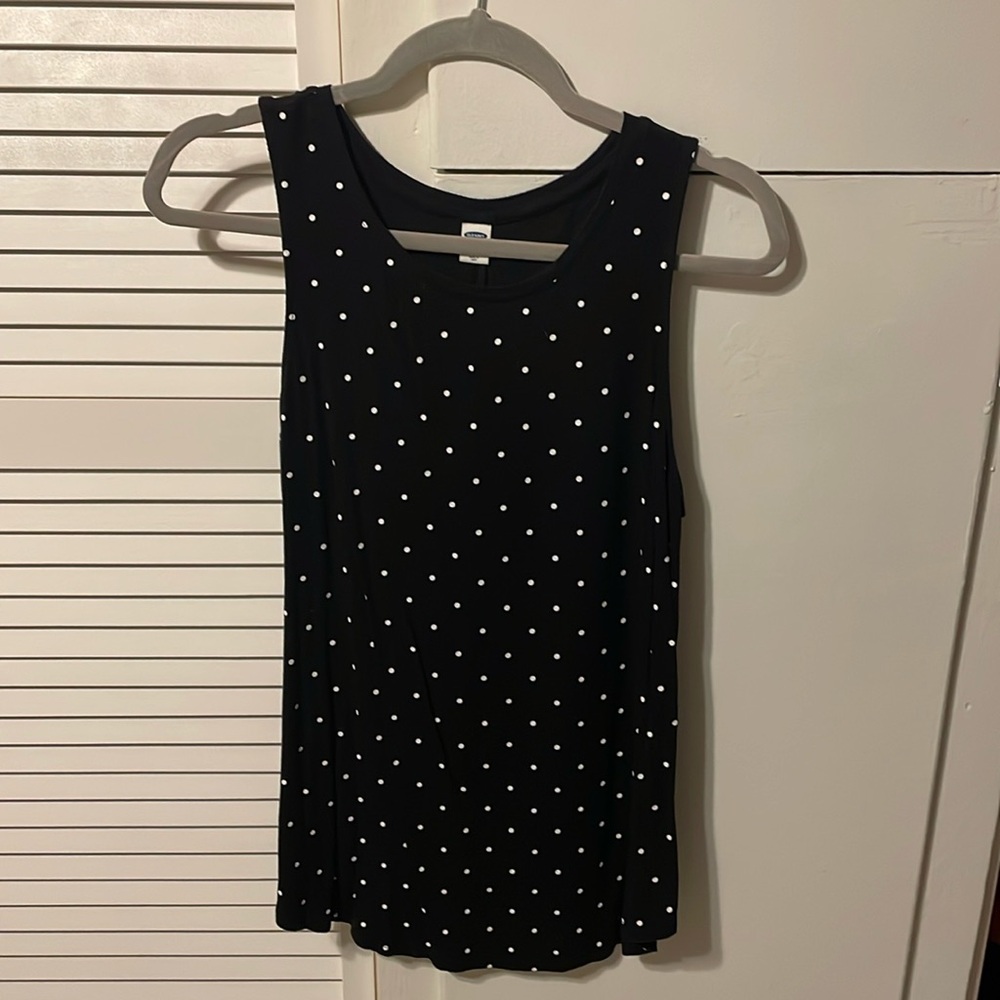 Black polka dot tank top. Size medium Old Navy